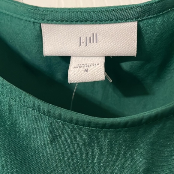 J. Jill beautiful jade green blouse w/open shoulders and smocked bell sleeve - Picture 3 of 6